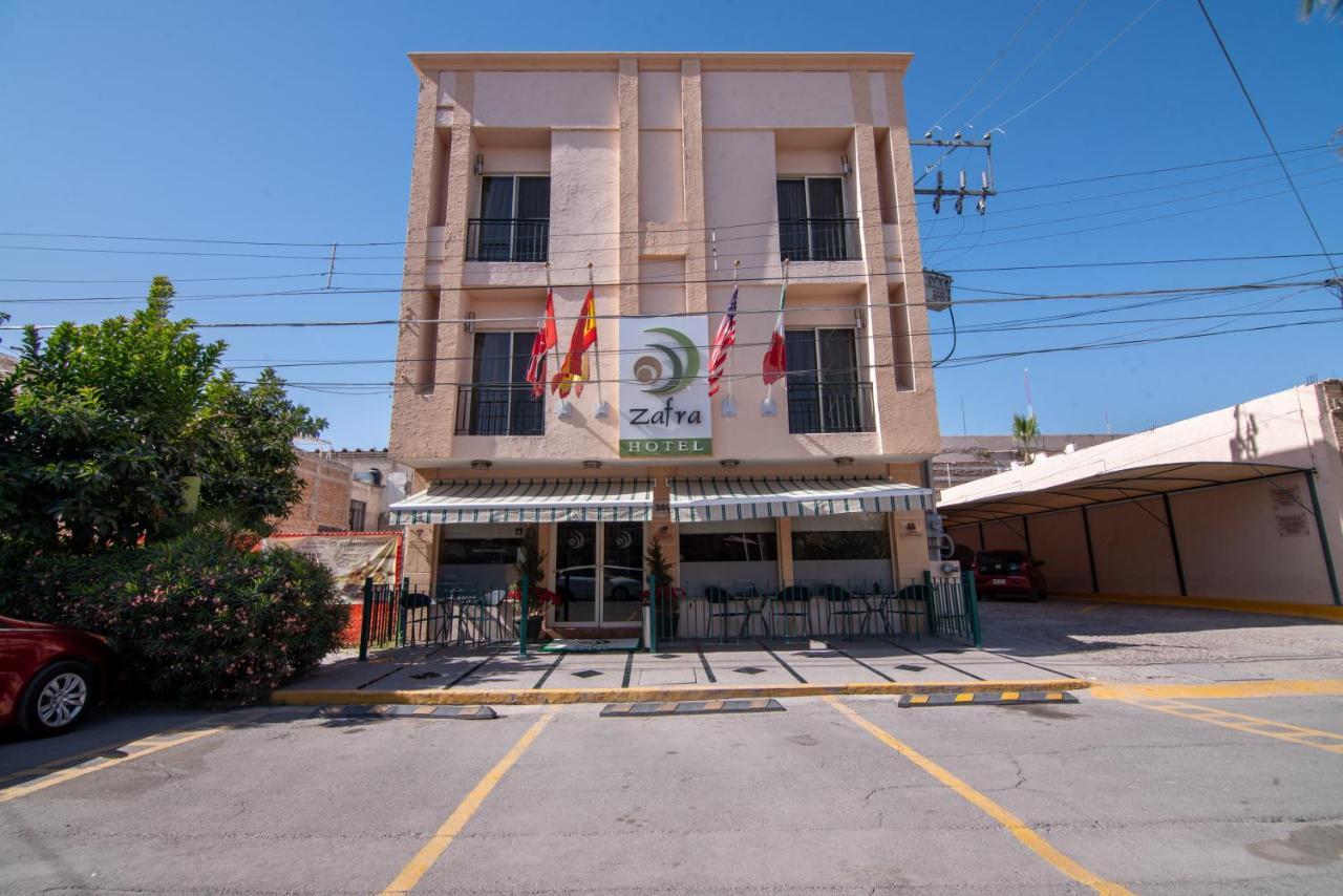 Hotel Zafra โทร์เรออน ภายนอก รูปภาพ