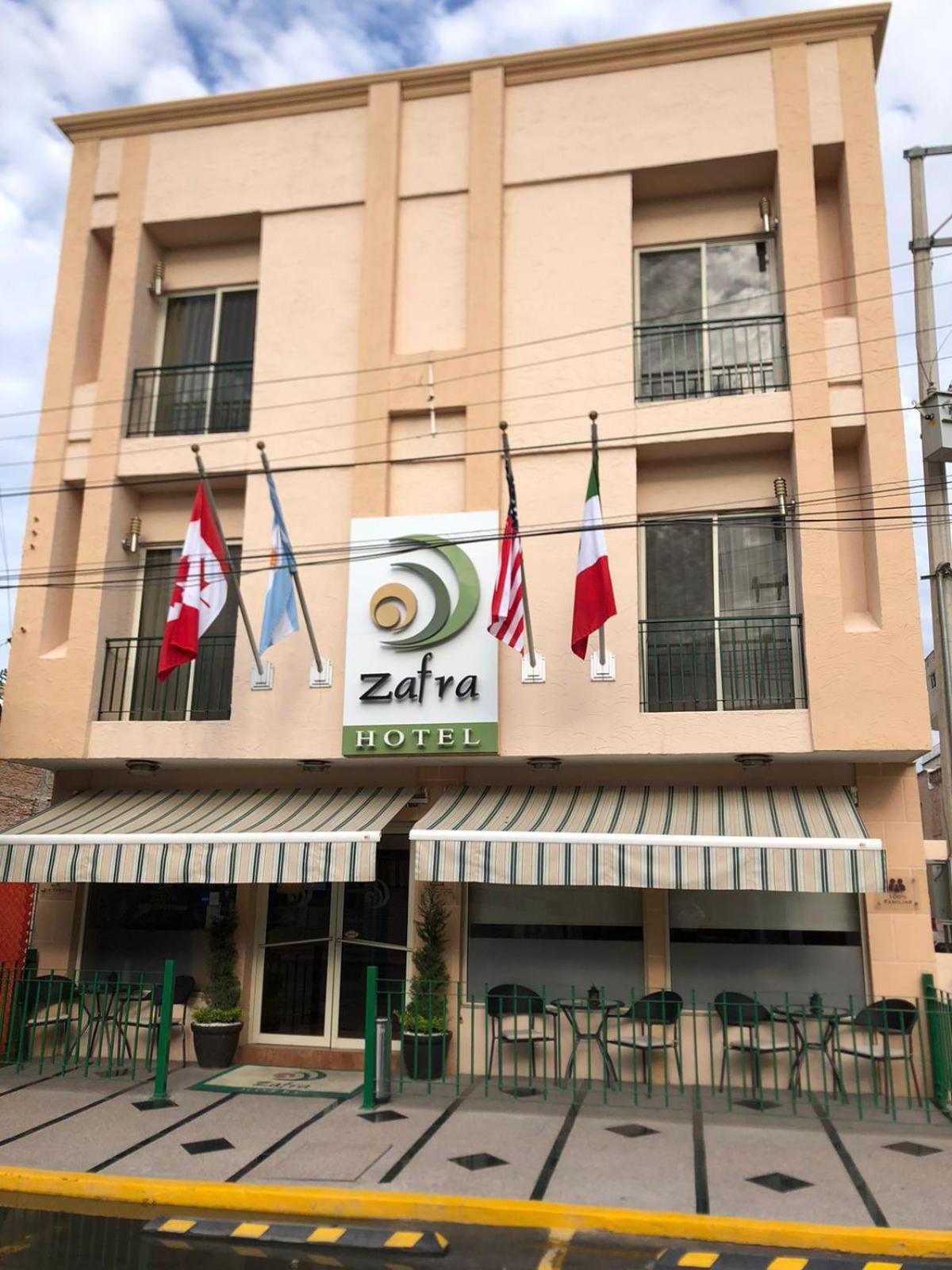 Hotel Zafra โทร์เรออน ภายนอก รูปภาพ